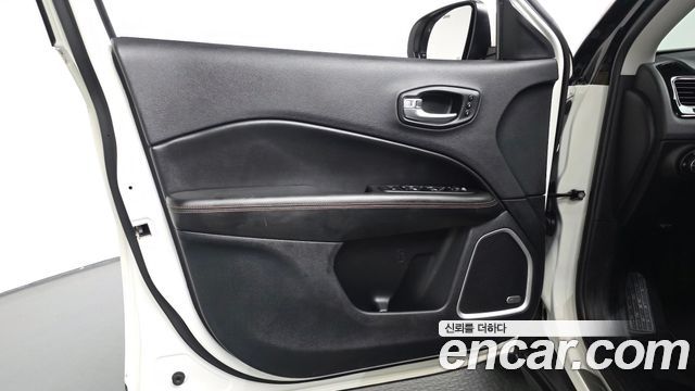 Jeep Compass (II) 2.4 limited 2WD 2021 — фото 24