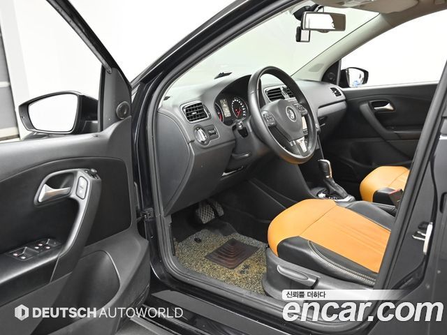 Volkswagen Polo 1.6 TDI R-Line 5th 2014 — фото 15