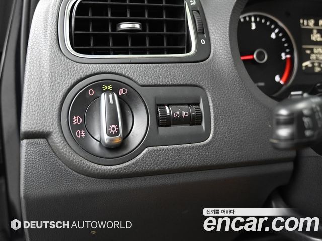 Volkswagen Polo 1.6 TDI R-Line 5th 2014 — фото 20