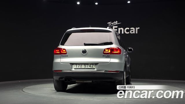 Volkswagen Tiguan 2.0 TDI Comfort 5N 2014 — фото 4