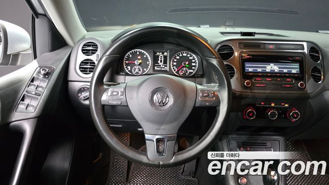 Volkswagen Tiguan 2.0 TDI Comfort 5N 2014 — фото 14