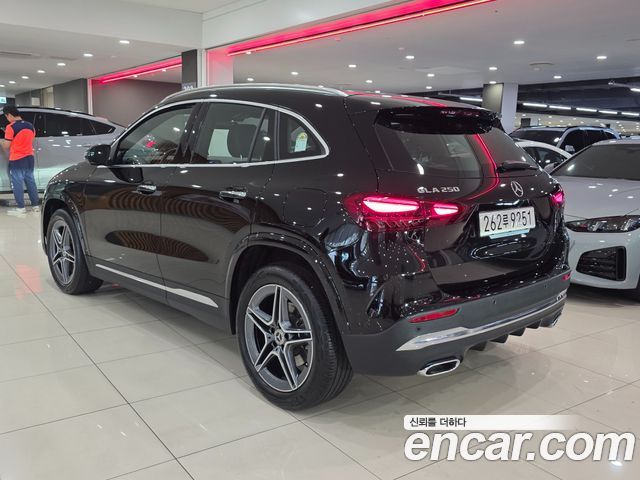 Mercedes-Benz GLA-Class (H247) GLA250 4MATIC 2025 — фото 2