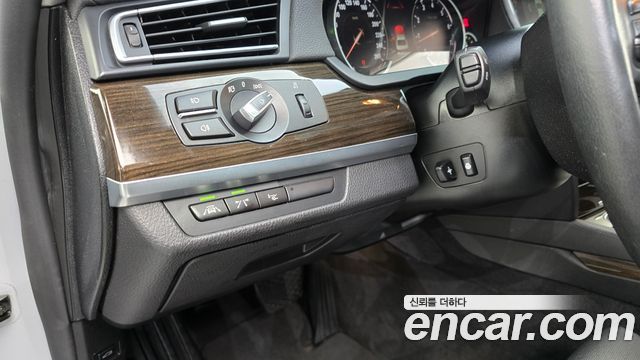 BMW 7 Series (F01) 750Li xDrive 2013 — фото 16