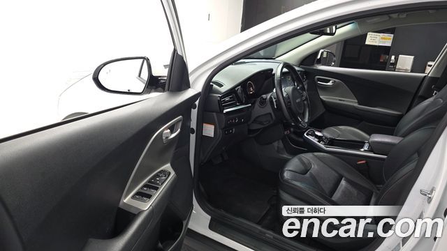 Kia Niro Plus Earth 2023 — фото 10