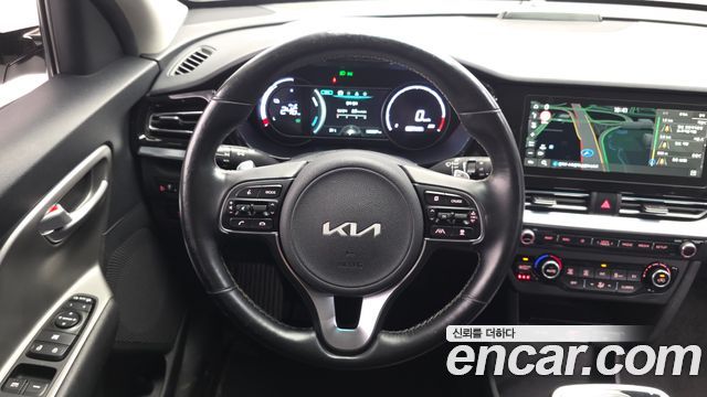 Kia Niro Plus Earth 2023 — фото 13