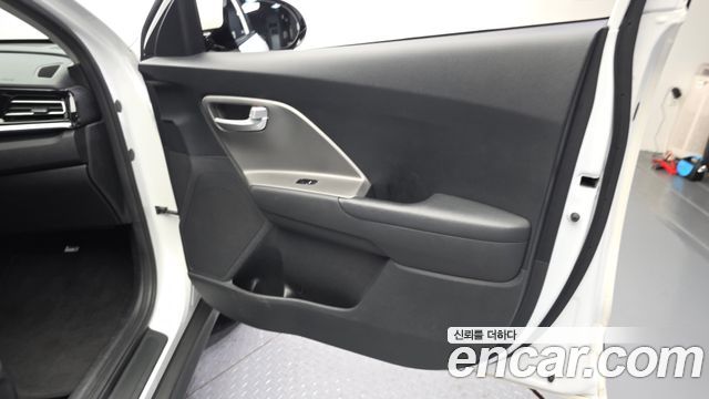 Kia Niro Plus Earth 2023 — фото 24