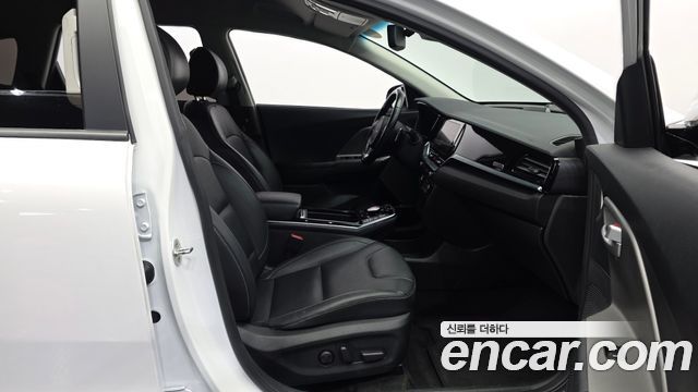 Kia Niro Plus Earth 2023 — фото 26