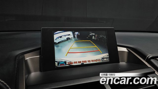 Lexus NX300h Executive 2016 — фото 15