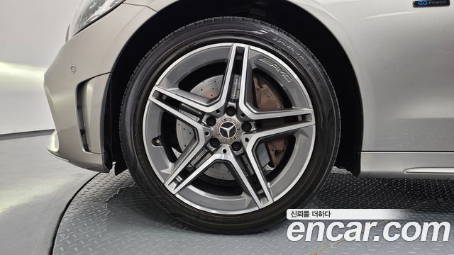 Mercedes-Benz C-Class (W205) C300e 4MATIC AMG Line 2020 — фото 5