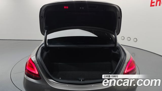 Mercedes-Benz C-Class (W205) C300e 4MATIC AMG Line 2020 — фото 20