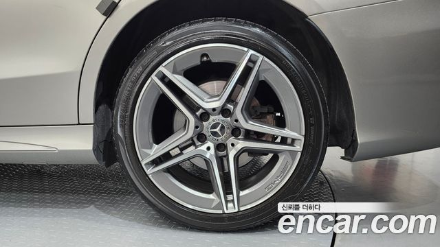 Mercedes-Benz C-Class (W205) C300e 4MATIC AMG Line 2020 — фото 21