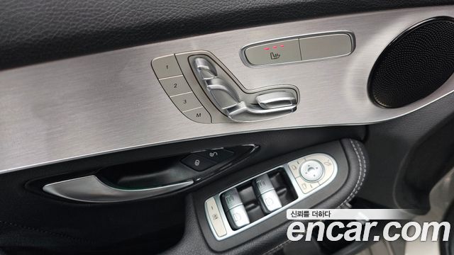 Mercedes-Benz C-Class (W205) C300e 4MATIC AMG Line 2020 — фото 30