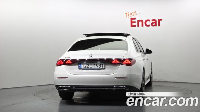 Mercedes-Benz E-Class (W214) E200 Avantgarde 2025 — фото 4