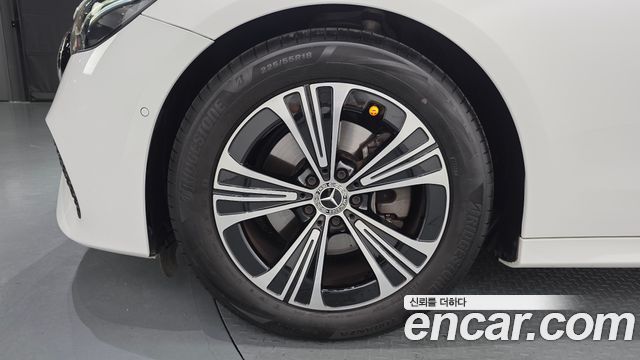 Mercedes-Benz E-Class (W214) E200 Avantgarde 2025 — фото 5