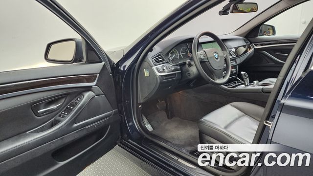 BMW 5 Series (F10) 520d 2011 — фото 10