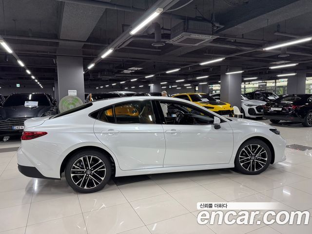 Toyota Camry (XV80) 2.5 XLE Premium Hybrid 2026 — фото 2