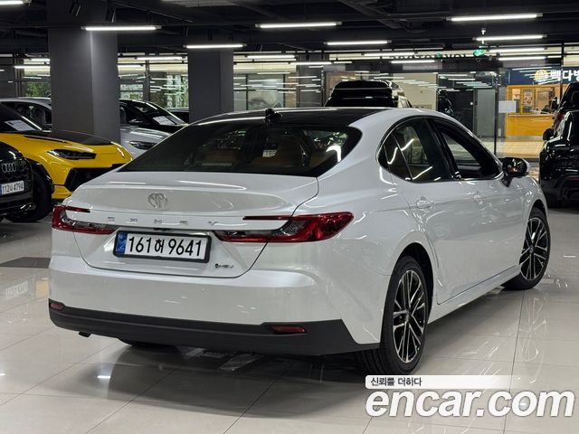 Toyota Camry (XV80) 2.5 XLE Premium Hybrid 2026 — фото 3