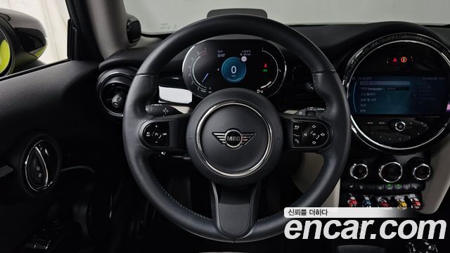 MINI Cooper S Classic Third Generation 2023 — фото 13