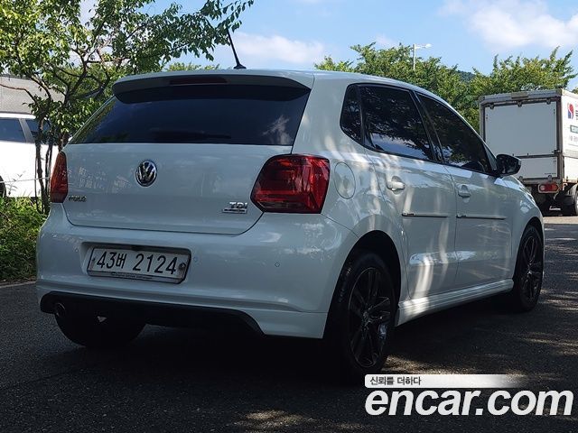 Volkswagen Polo 1.4 TDI R-Line 5th 2015 — фото 2