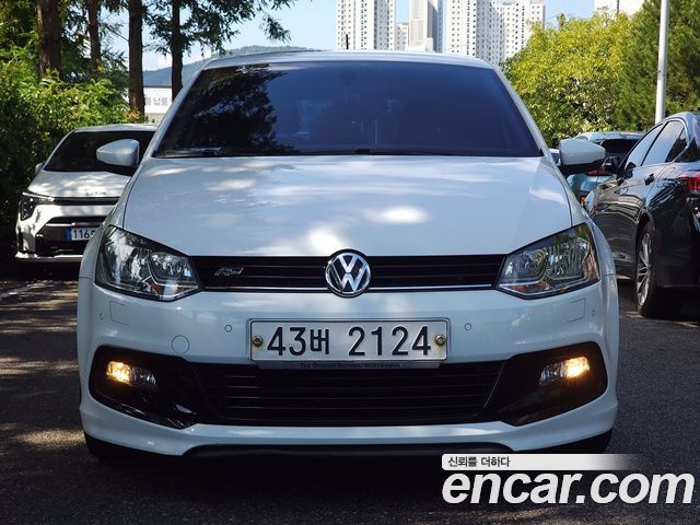 Volkswagen Polo 1.4 TDI R-Line 5th 2015 — фото 3