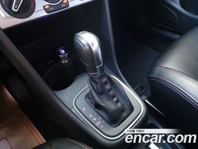Volkswagen Polo 1.4 TDI R-Line 5th 2015 — фото 9