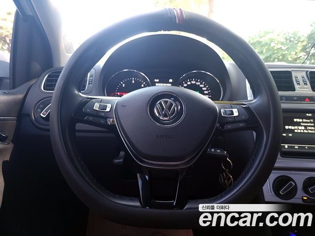 Volkswagen Polo 1.4 TDI R-Line 5th 2015 — фото 15