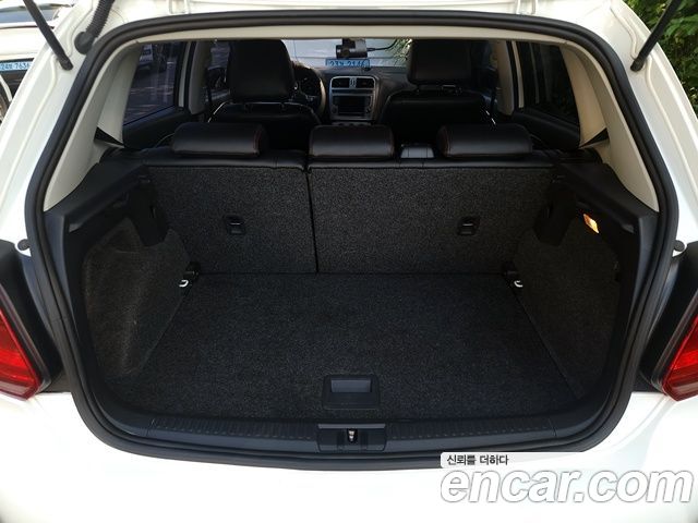 Volkswagen Polo 1.4 TDI R-Line 5th 2015 — фото 24