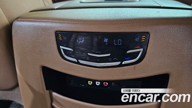 Cadillac Escalade 6.2 ESV 4th 2016 — фото 18