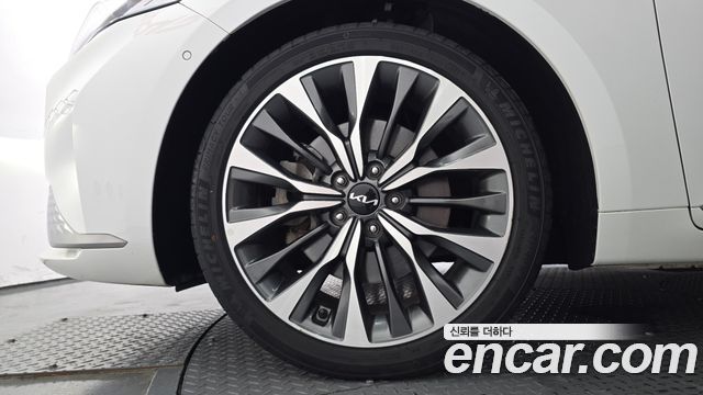Kia K8 2.5 Gasoline 2WD Noblesse 2023 — фото 5