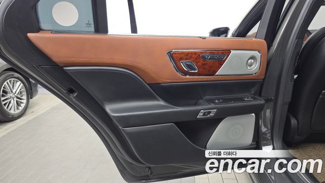 Lincoln Continental (X) 3.0 Black Label AWD 2018 — фото 25