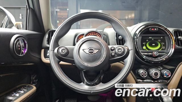 MINI Cooper D Countryman Standard 2nd 2018 — фото 13