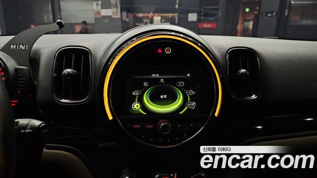 MINI Cooper D Countryman Standard 2nd 2018 — фото 16