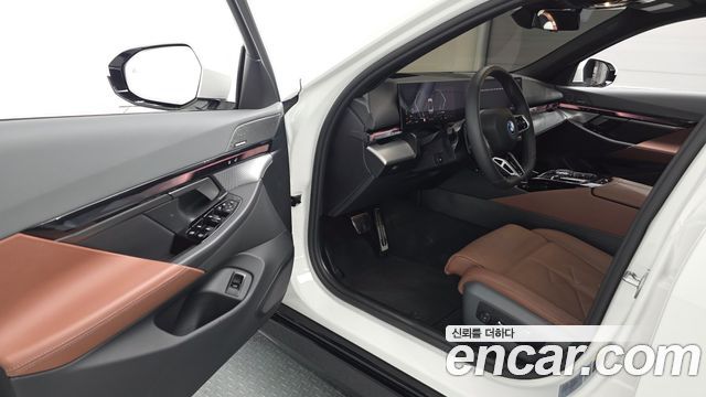 BMW 5 Series (G60) 530e M Sport 2025 — фото 10