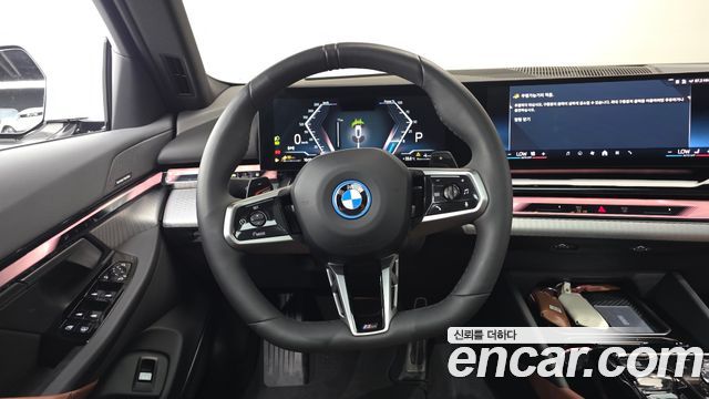 BMW 5 Series (G60) 530e M Sport 2025 — фото 12