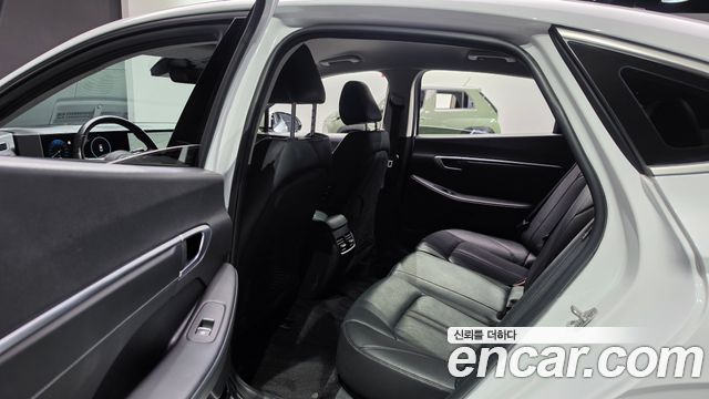 Hyundai Sonata The Edge (DN8) 2.0 Exclusive 2024 — фото 15