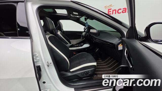 Kia EV6 Long Range 4WD GT Line 2023 — фото 10