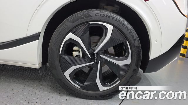 Kia EV6 Long Range 4WD GT Line 2023 — фото 21