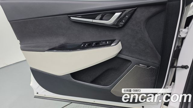 Kia EV6 Long Range 4WD GT Line 2023 — фото 24