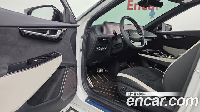 Kia EV6 Long Range 4WD GT Line 2023 — фото 26