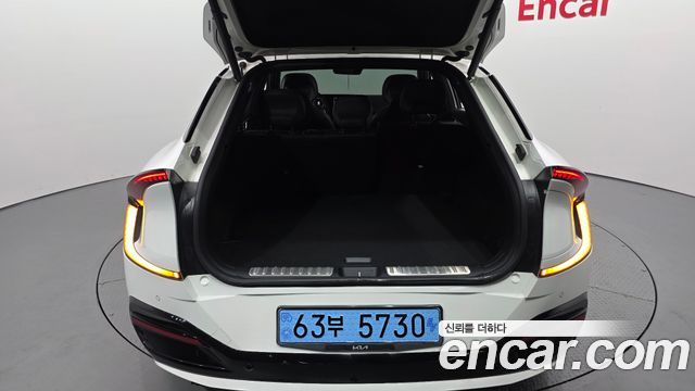 Kia EV6 Long Range 4WD GT Line 2023 — фото 28