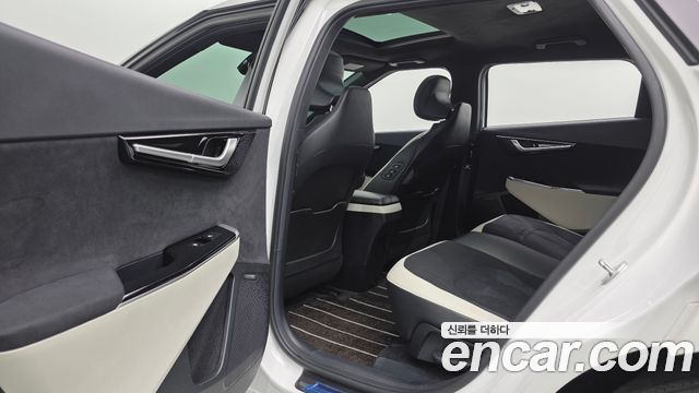 Kia EV6 Long Range 4WD GT Line 2023 — фото 29