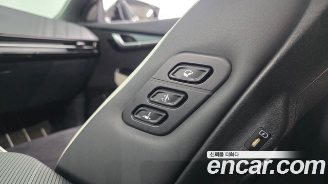 Kia EV6 Long Range 4WD GT Line 2023 — фото 31