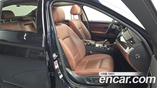 BMW 5 Series (F10) 520d xDrive M Aero Dynamic 2016 — фото 16