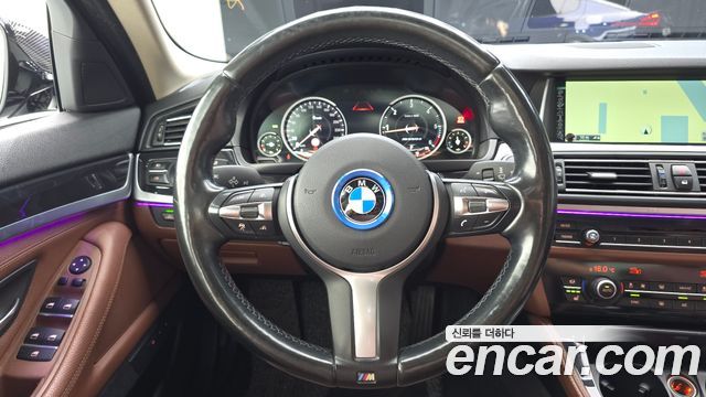 BMW 5 Series (F10) 520d xDrive M Aero Dynamic 2016 — фото 17