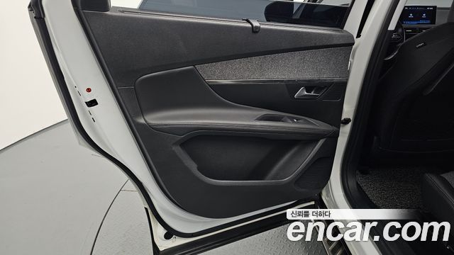 Peugeot 5008 (II) 1.6 BlueHDi Allure 2019 — фото 31