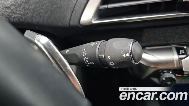 Peugeot 5008 (II) 1.6 BlueHDi Allure 2019 — фото 35