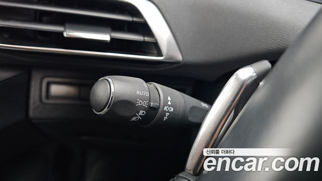 Peugeot 5008 (II) 1.6 BlueHDi Allure 2019 — фото 36