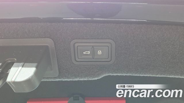 Audi A8 (D5) 55 TFSI Quattro LWB 2020 — фото 19