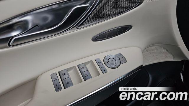 Genesis Electrified (GV70) e-AWD 2022 — фото 17