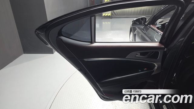 Genesis G70 2.0T Elite 2019 — фото 25